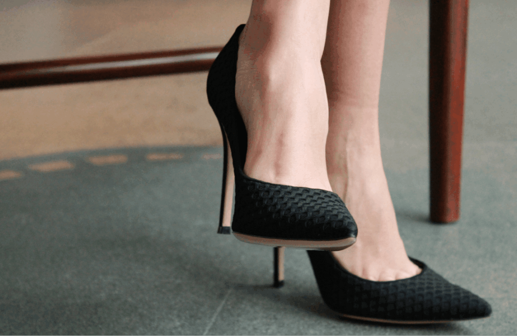 HEELS (2)